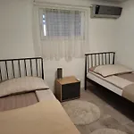 Fly & Apartment Laktasi